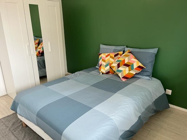 1 chambre, fer et planche à repasser, Wi-Fi