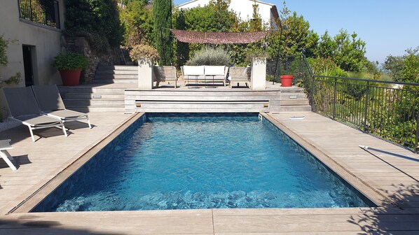 Piscine extérieure, piscine chauffée