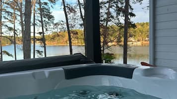 Bain à remous extérieur