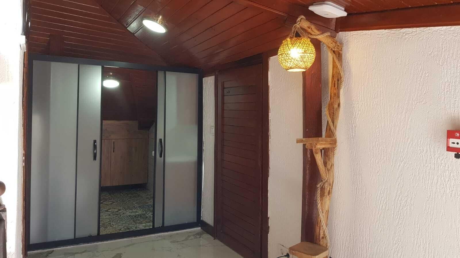 deluxe suite | bathroom | shower, hair dryer, bidet, towels