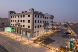 Front of property - Karims'Hotel (Al Majmaah)