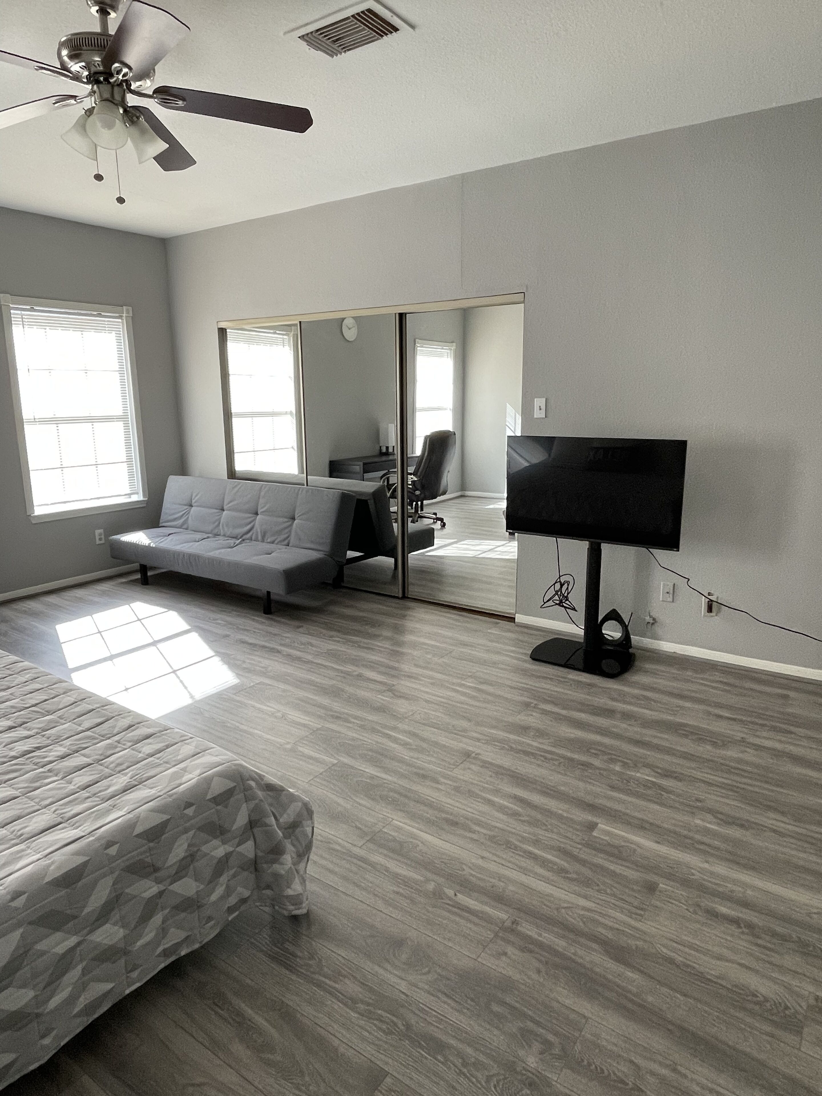 2 多间卧室、WiFi