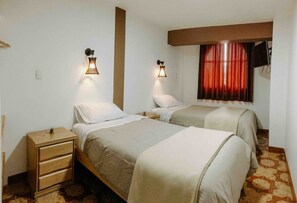 Double Room | Free WiFi - Atusparia Guest House (Huaraz)