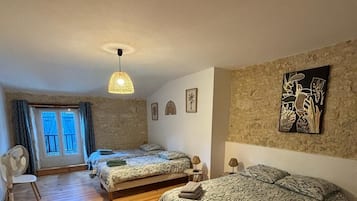 3 chambres, bureau, fer et planche à repasser, Wi-Fi gratuit