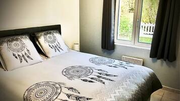 3 Schlafzimmer, Schreibtisch, Bügeleisen/Bügelbrett, kostenloses WLAN