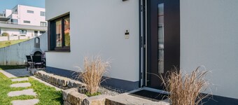 Beautiful FEWO on the edge of the vineyards