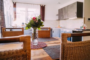 Kühlschrank, Ofen, Herdplatte, Geschirrspüler