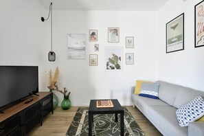 Smart TV, video games, DVD player, books