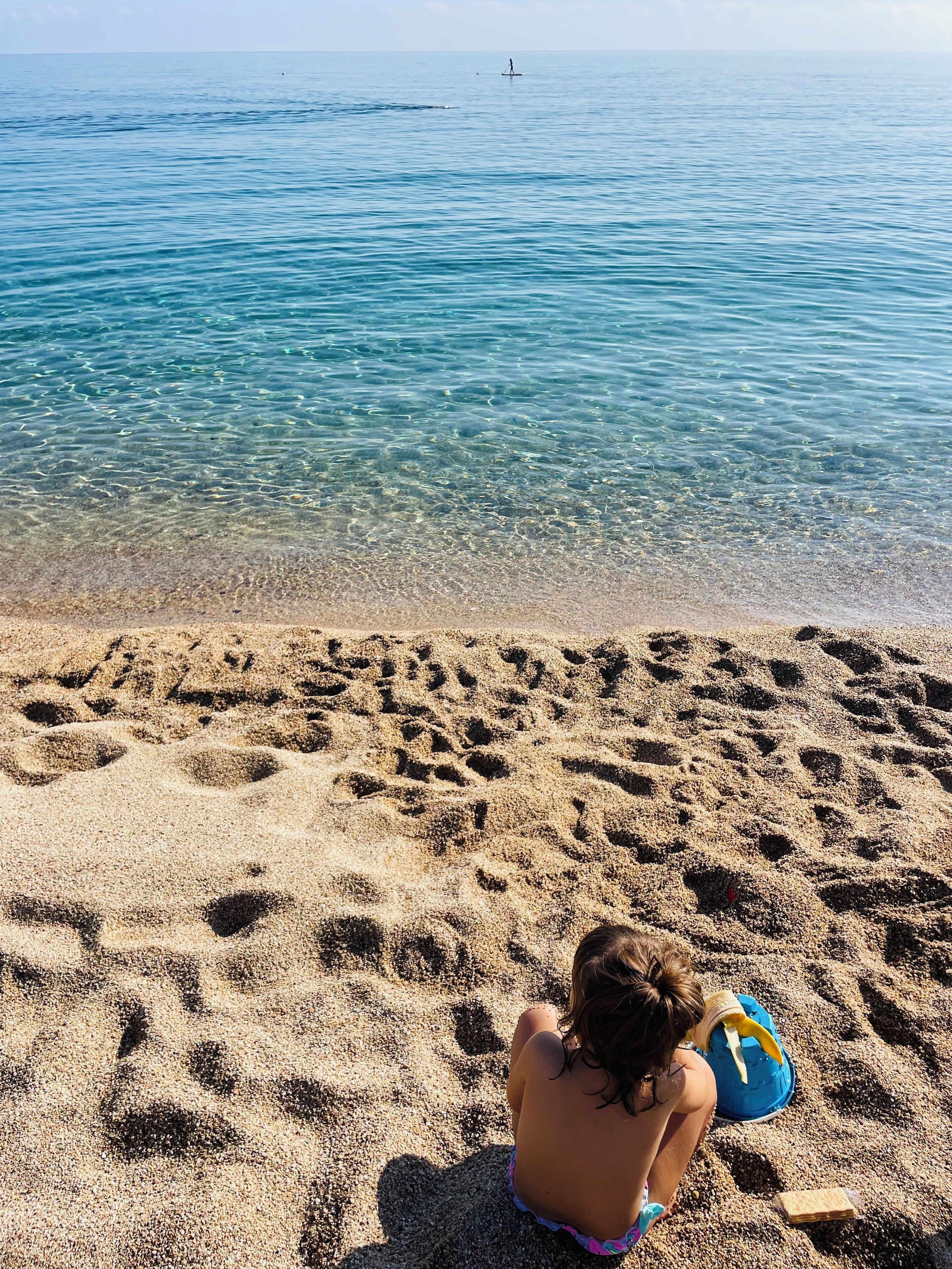 Ligstoelen aan het strand