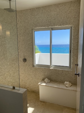 Hair dryer, towels, soap, toilet paper - Shore Pointe Beach stunning modern villa neighbouring 5 star Belmond La Samanna (Cupecoy)