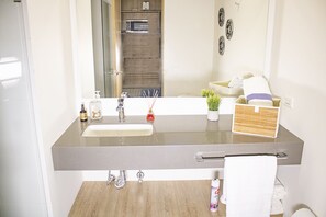 Room - Go Living (Medellín)