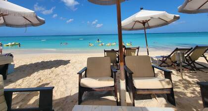 Across from 7mile Beach - Near Palm Heights Hotel and Ritz Carlton