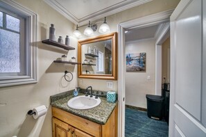 Towels, soap, shampoo, toilet paper