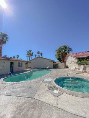 Outdoor pool - 1bd + bonus/office room Condo (Indio)