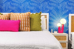 6 habitaciones, caja de seguridad en la habitación y escritorio 