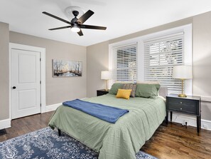 1 bedroom, desk, iron/ironing board, travel cot - Cute and Cozy 1 Bedroom Apt! Pet Friendly! Great WiFi!  (Asheville)