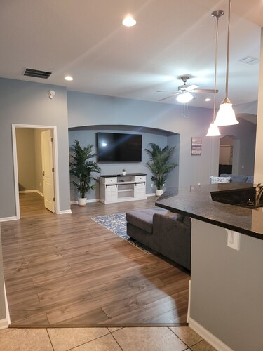 Very neat & sweet home close to JAX Airport