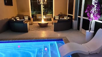 Piscine extérieure, piscine chauffée