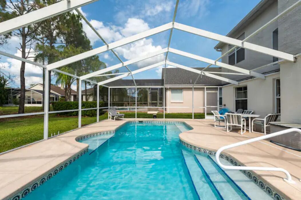 Private Pool Home on Golf Course, Close to Disney