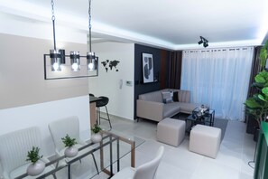 Deluxe Apartment | Dining room - Diamond Apartment (Santiago de los Caballeros)