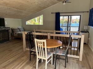 Dining - LAKEFRONT Stillwater Lakes Chalet- Hot Tub, Gameroom, Firepit, Kayaks, Dock, BBQ (Pocono Summit)