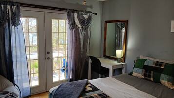 5 quartos, escrivaninha, Wi-Fi de cortesia, roupa de cama