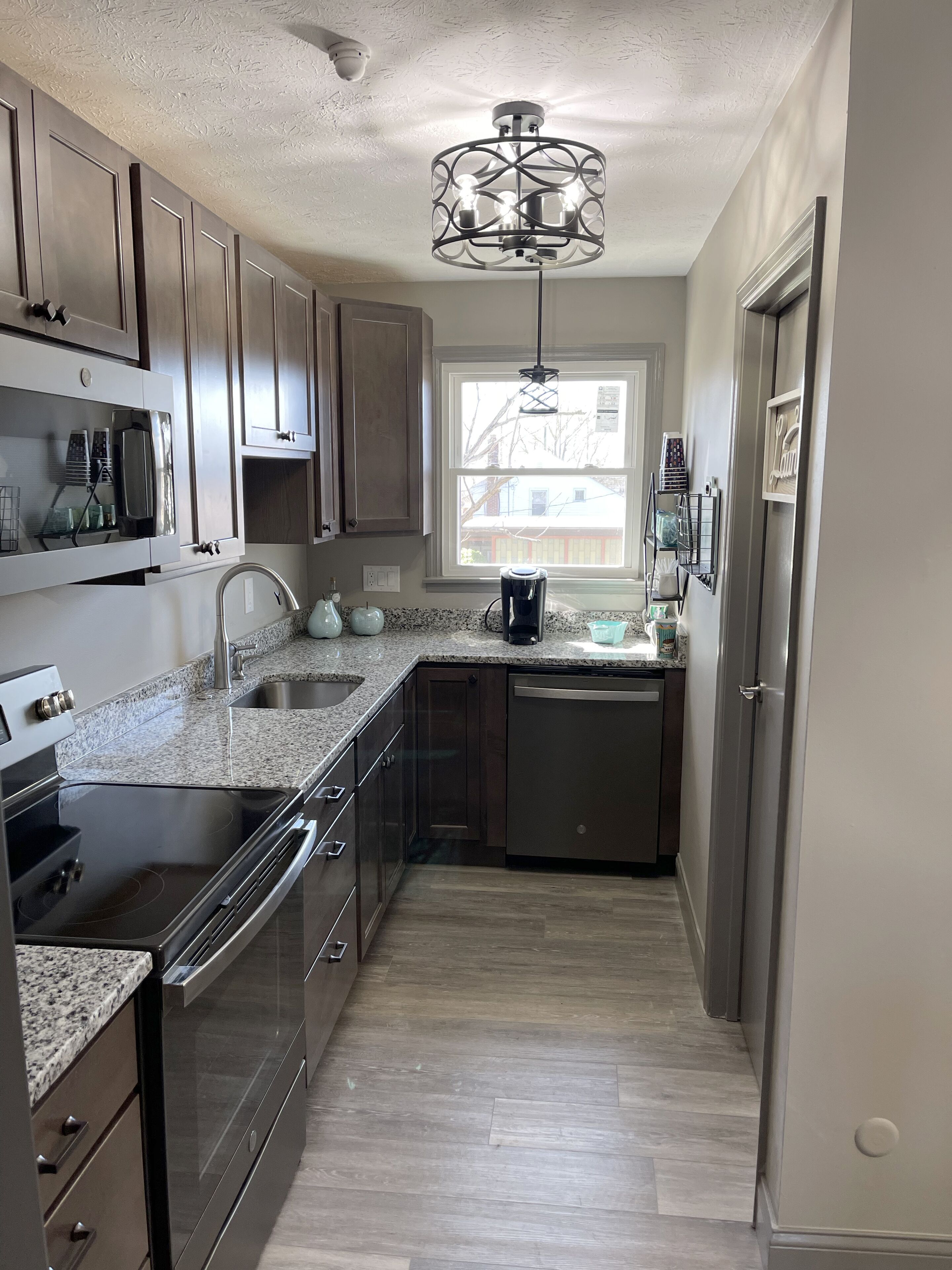 ثلاجة، ميكروويف، فرن، موقد طهي مسطح