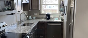 2 Bedroom, King Bed, Pets welcome, washer and dryer