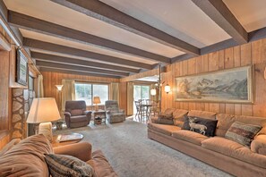 TV, fireplace, DVD player, books