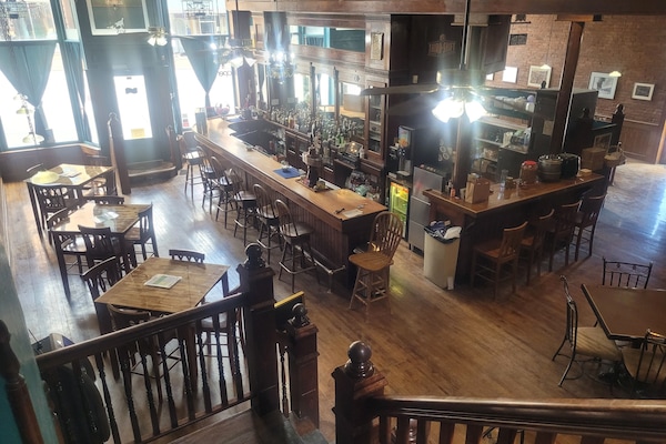 Breakfast, lunch and dinner served