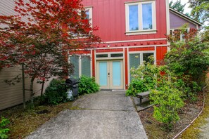 Creekside Cottage 170 East F | Bureau, fer et planche à repasser, Wi-Fi gratuit, draps fournis
