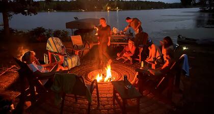 Amazing Lakefront Property - Sleeps 13!