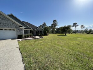 Exterior - 3 bedroom, private heated pool, hot tub & less than 20 minutes from the beaches! (Longs)
