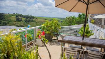 Quang cảnh sân vườn