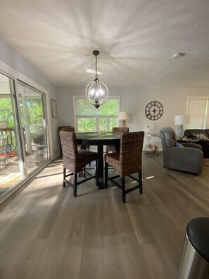 تناول الطعام