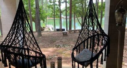Uncork, Unwind, Relax @ this Family & pet Friendly Lake Home #1