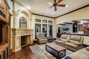 Smart TV, fireplace, computer monitors, printers