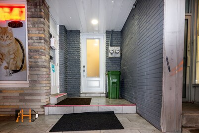 Lively 3 Bedroom multi-story Apartment in Historic Cabbagetown