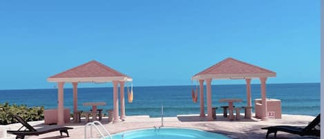 حمّام سباحة خارجي