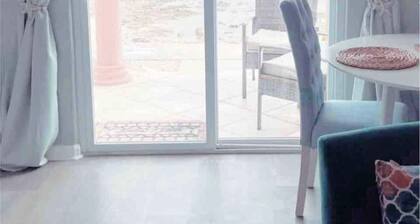 Coastal chic oceanfront condo