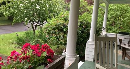 Great Barrington/Housatonic Getaway—bring your dog!