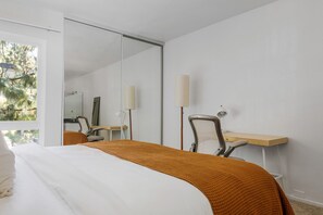 1 chambre, fer et planche Ă repasser, Wi-Fi, draps fournis