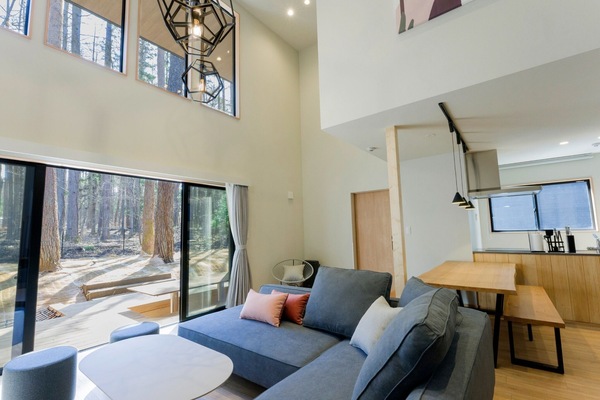 <Pets cannot stay together> Living / Dining