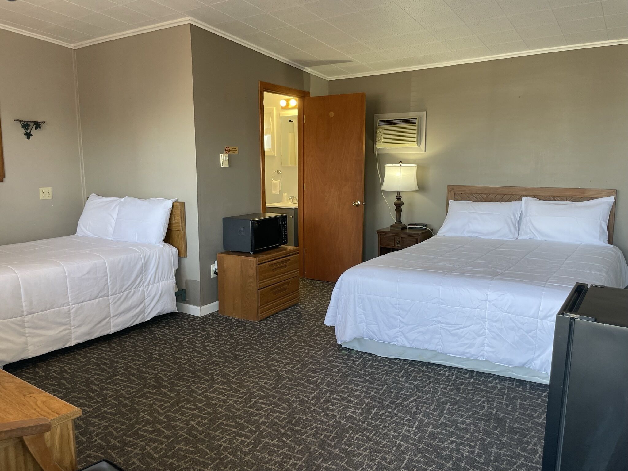 Double Room, Pool Access, Lake View | Free WiFi, bed sheets