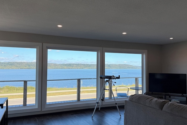 Condo, 3 Bedrooms, Pool Access, Lake View | Living area | 32-inch Smart TV with digital channels, TV, Netflix