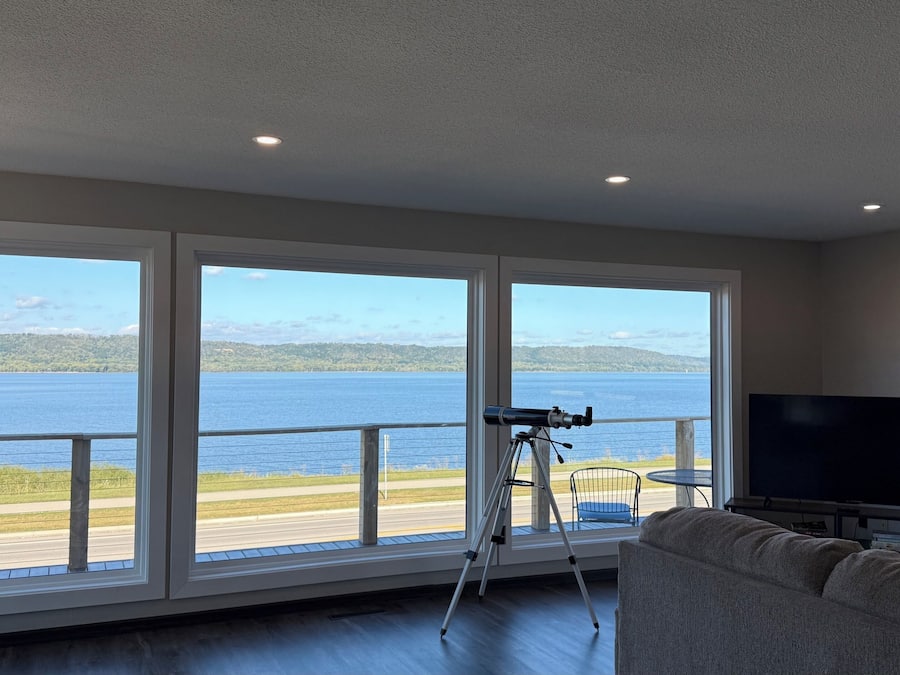 Condo, 3 Bedrooms, Pool Access, Lake View | Living area | 32-inch Smart TV with digital channels, TV, Netflix