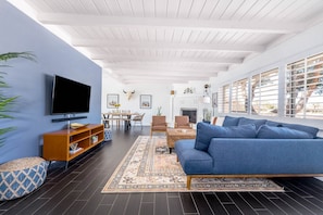 Smart TV, fireplace, foosball, stereo