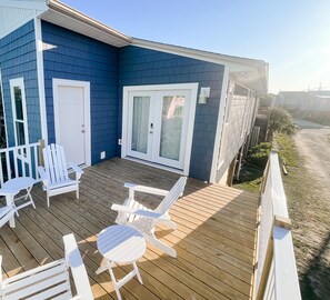 Terrace/patio - ☀️Cozy 2Br Beach House☀️ with Private Beach Access! (North Topsail Beach)