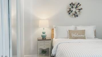 2 bedrooms, travel cot, free WiFi, bed sheets