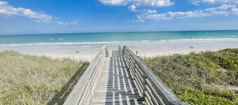 ☀️Cozy 2Br Beach House☀️ with Private Beach Access!